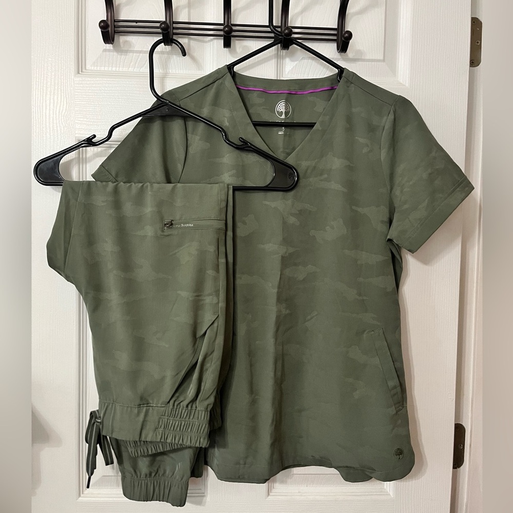Healing Hands Purple Label Scrub Top Journey & Tate Jogger in Olive PS